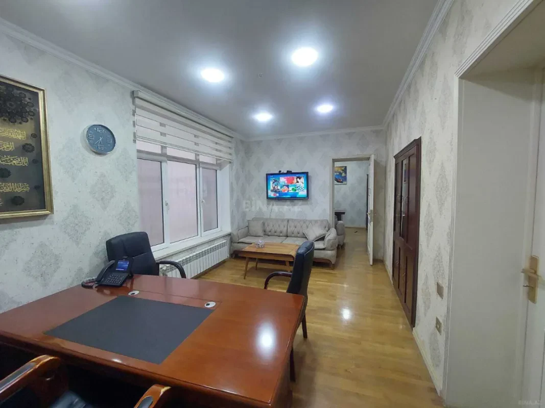 Kirayə verilir 11 otaqlı ofis 300 m²