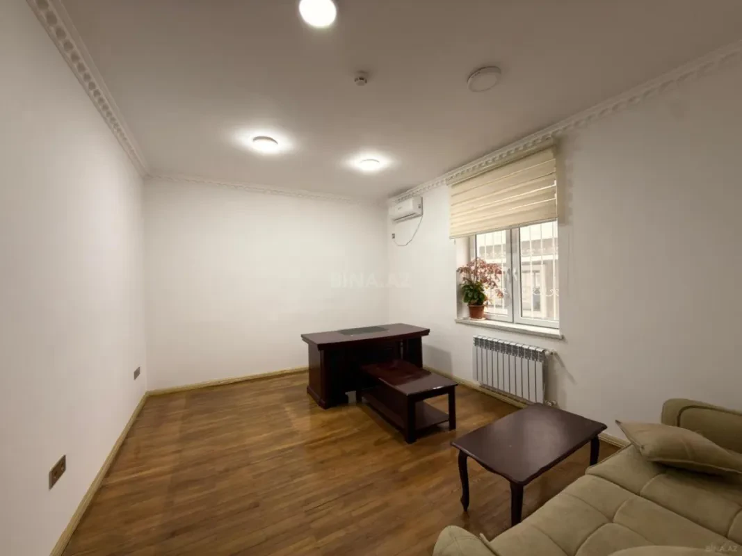 Kirayə verilir 11 otaqlı ofis 300 m²