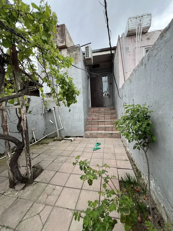 Satılır 2 otaqlı həyət evi 68 m²