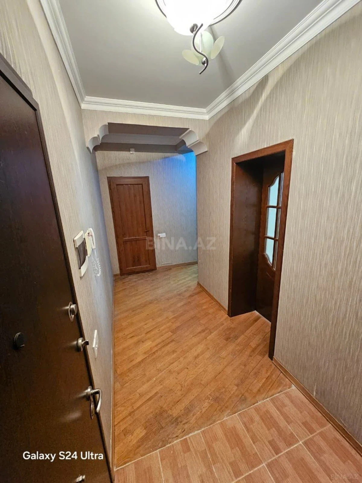 Kirayə verilir 2 otaqlı mənzil 70 m²