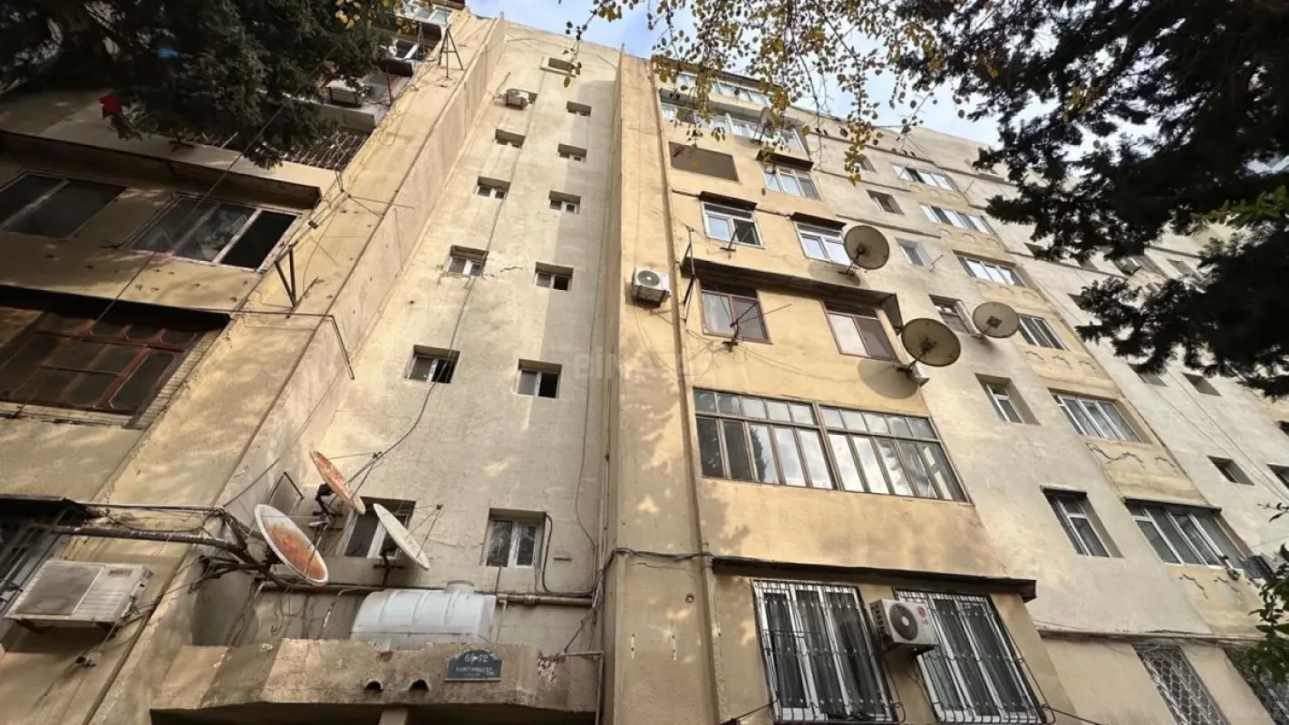 Satılır 4 otaqlı mənzil 120 m²