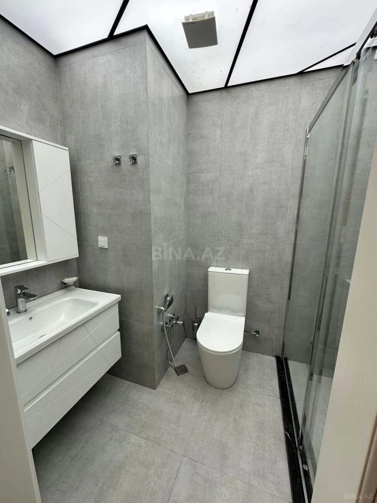 Kirayə verilir 2 otaqlı mənzil 60 m²