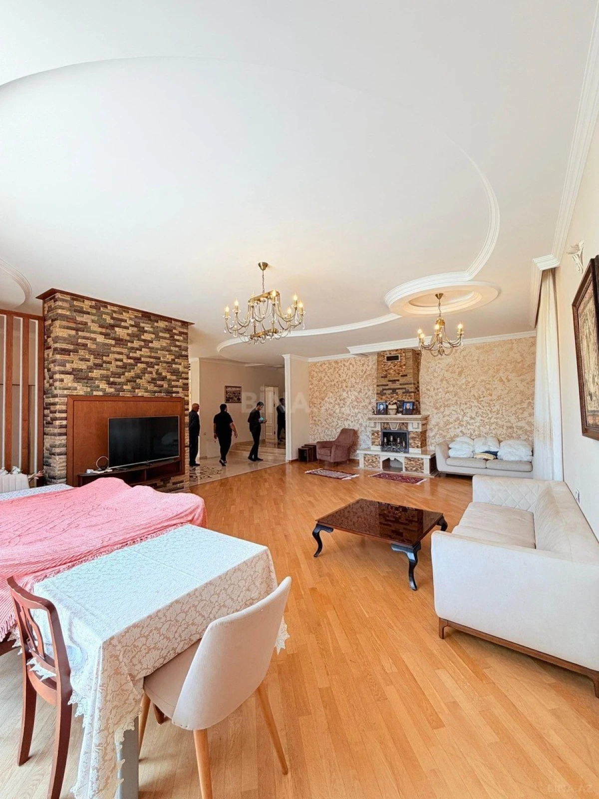 Kirayə verilir 6 otaqlı həyət evi 500 m²