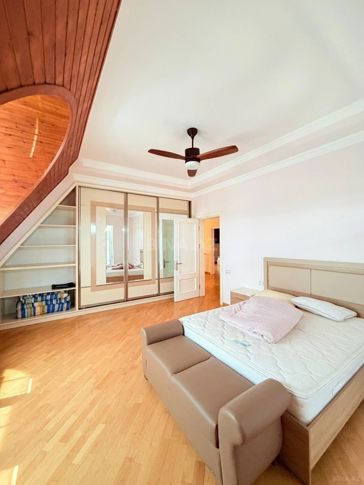 Kirayə verilir 6 otaqlı həyət evi 500 m²