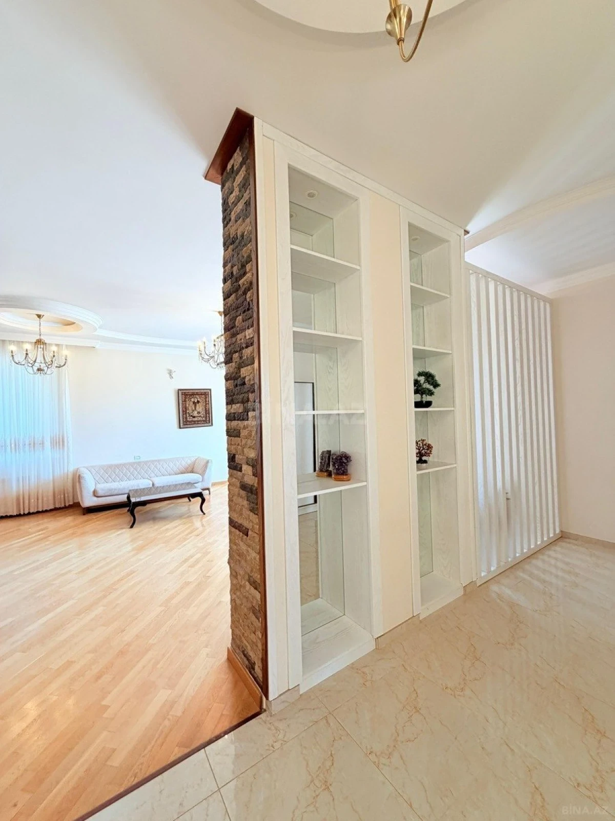 Kirayə verilir 6 otaqlı həyət evi 500 m²