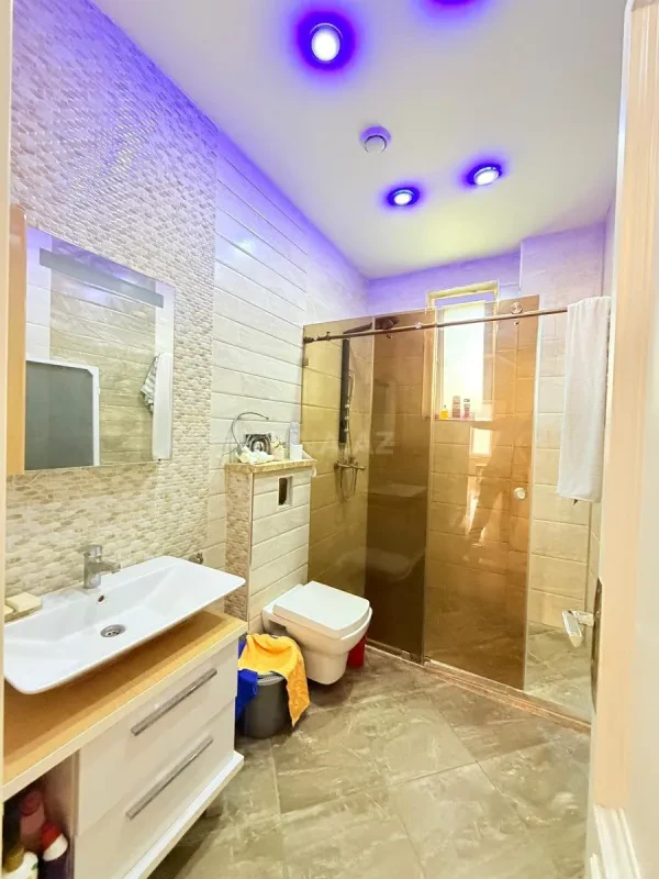 Kirayə verilir 6 otaqlı həyət evi 500 m²