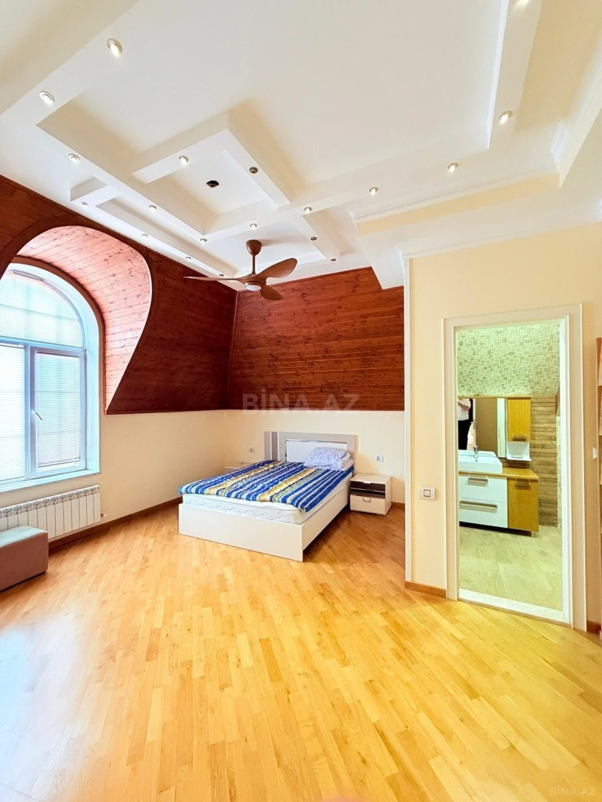 Kirayə verilir 6 otaqlı həyət evi 500 m²