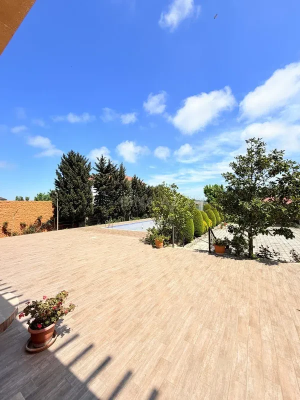 Kirayə verilir 6 otaqlı həyət evi 500 m²