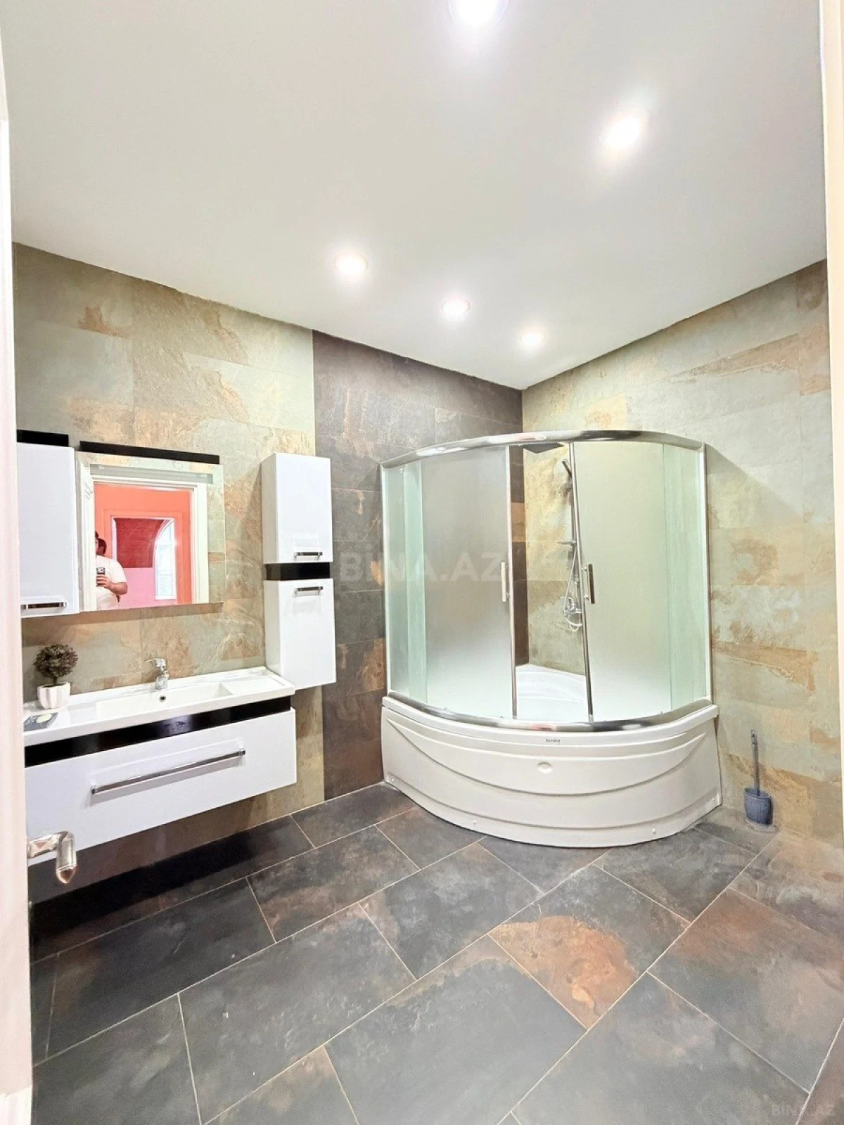 Kirayə verilir 6 otaqlı həyət evi 500 m²