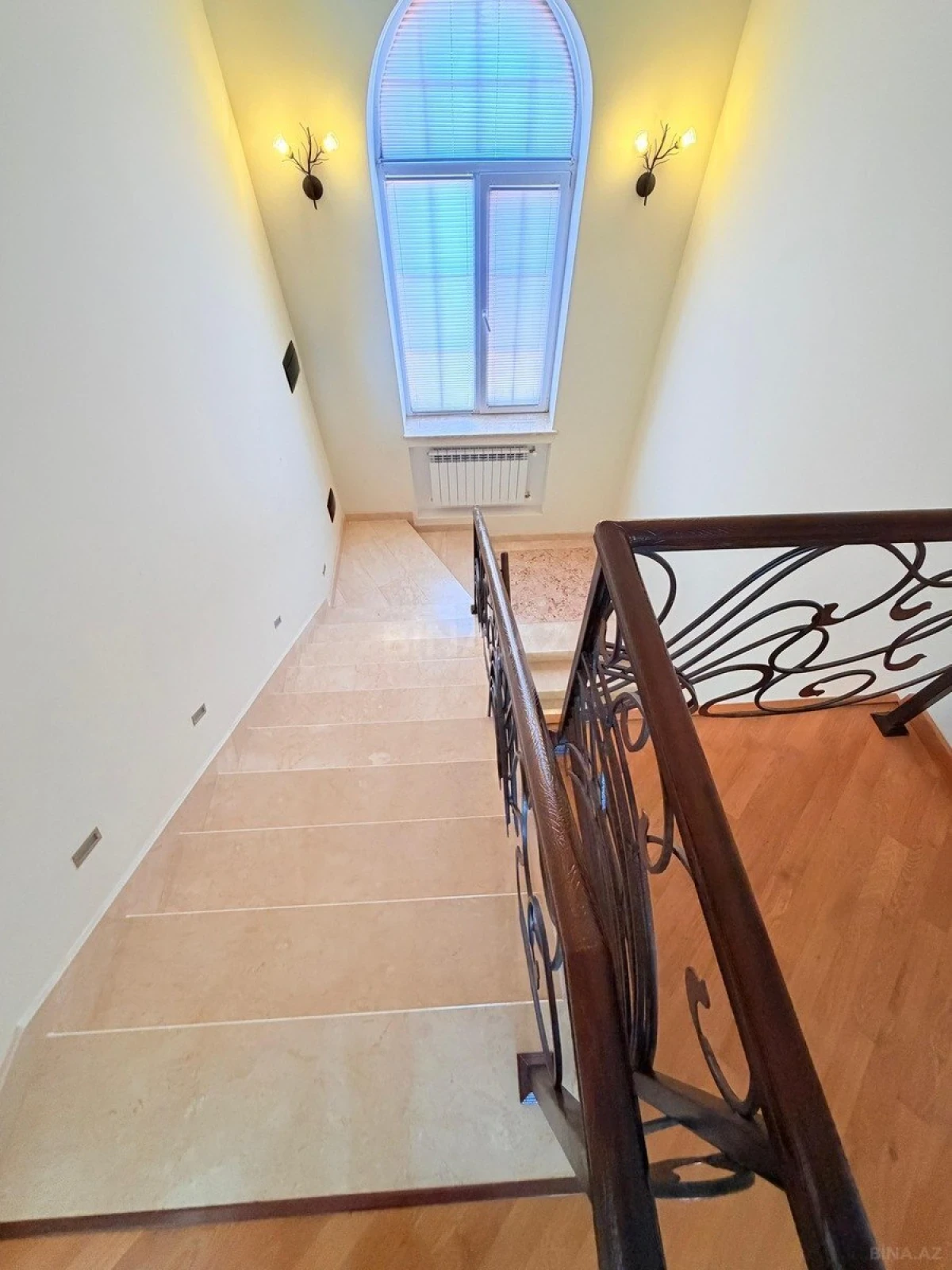 Kirayə verilir 6 otaqlı həyət evi 500 m²