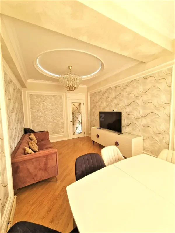 Kirayə verilir 2 otaqlı mənzil 70 m²