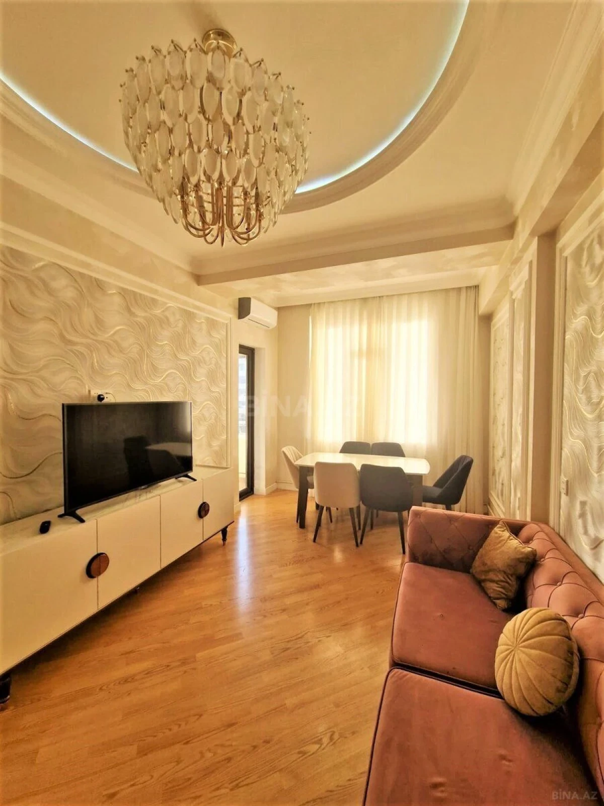 Kirayə verilir 2 otaqlı mənzil 70 m²