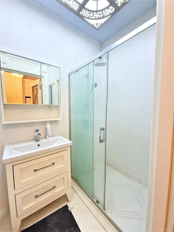 Kirayə verilir 2 otaqlı mənzil 70 m²