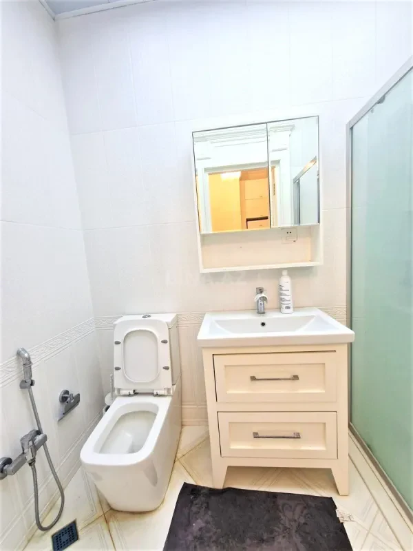 Kirayə verilir 2 otaqlı mənzil 70 m²