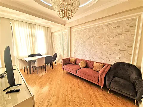 Kirayə verilir 2 otaqlı mənzil 70 m²
