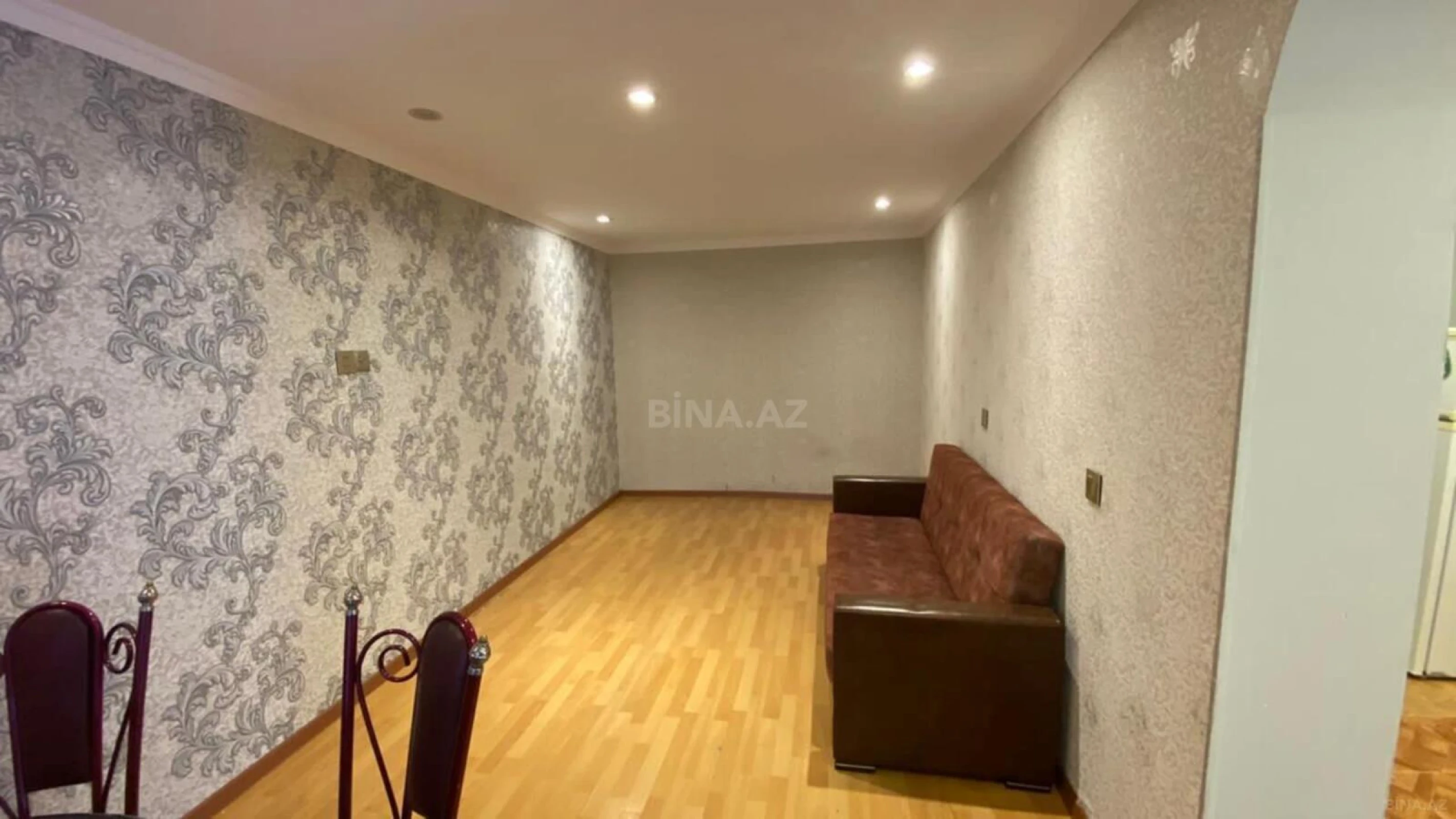 Kirayə verilir 2 otaqlı mənzil 70 m²