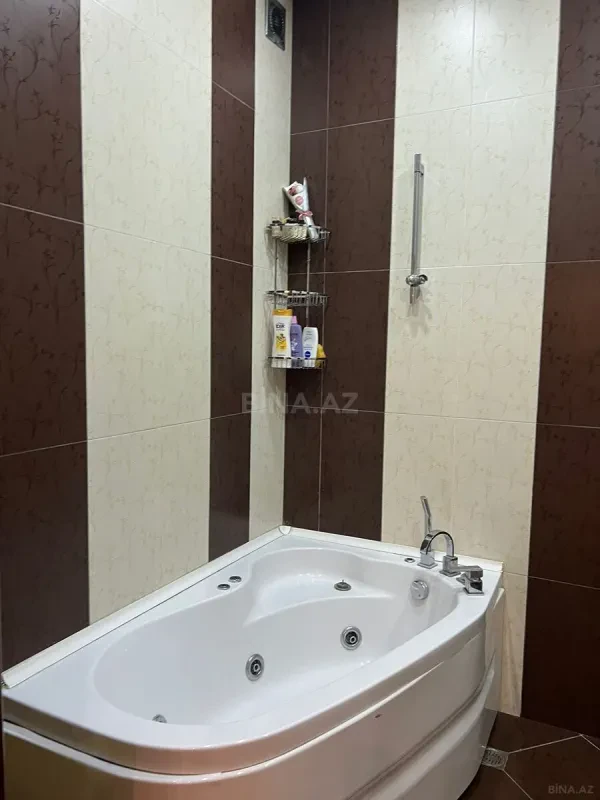 Satılır 3 otaqlı mənzil 135 m²