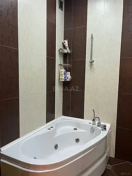 Satılır 3 otaqlı mənzil 135 m²