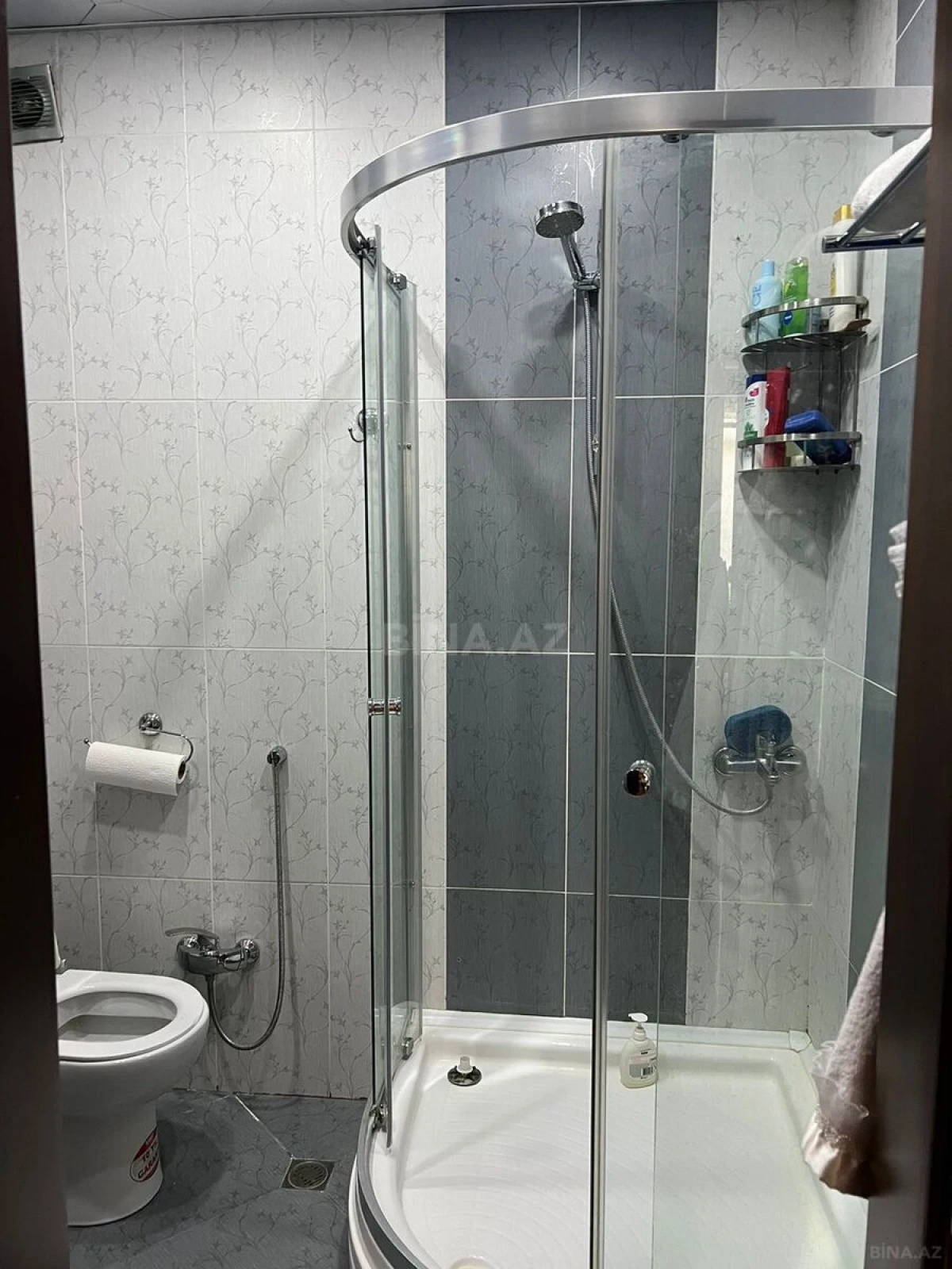 Satılır 3 otaqlı mənzil 135 m²