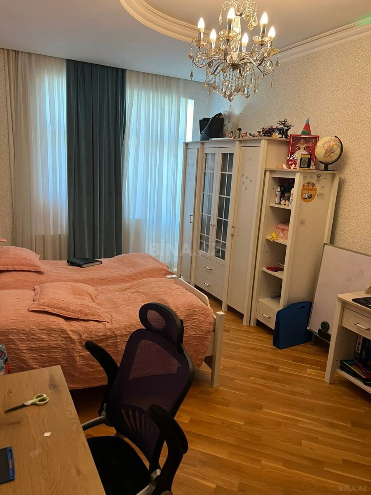 Satılır 3 otaqlı mənzil 135 m²