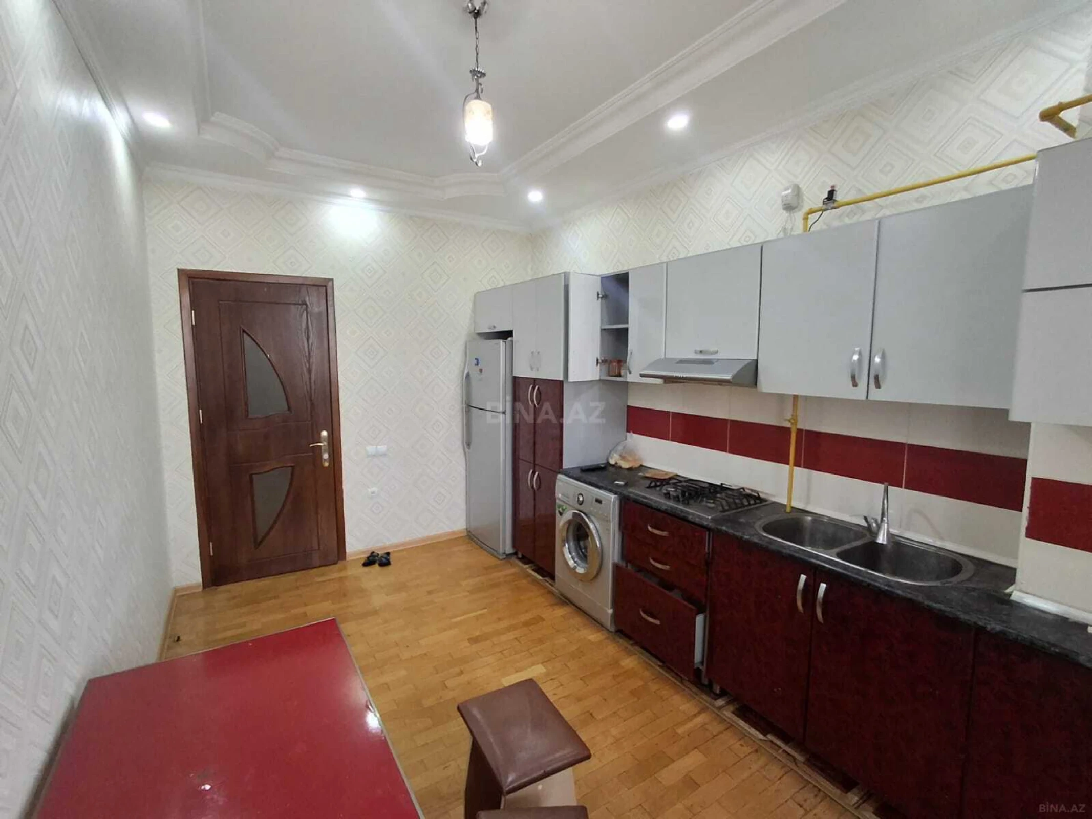 Kirayə verilir 3 otaqlı mənzil 111 m²