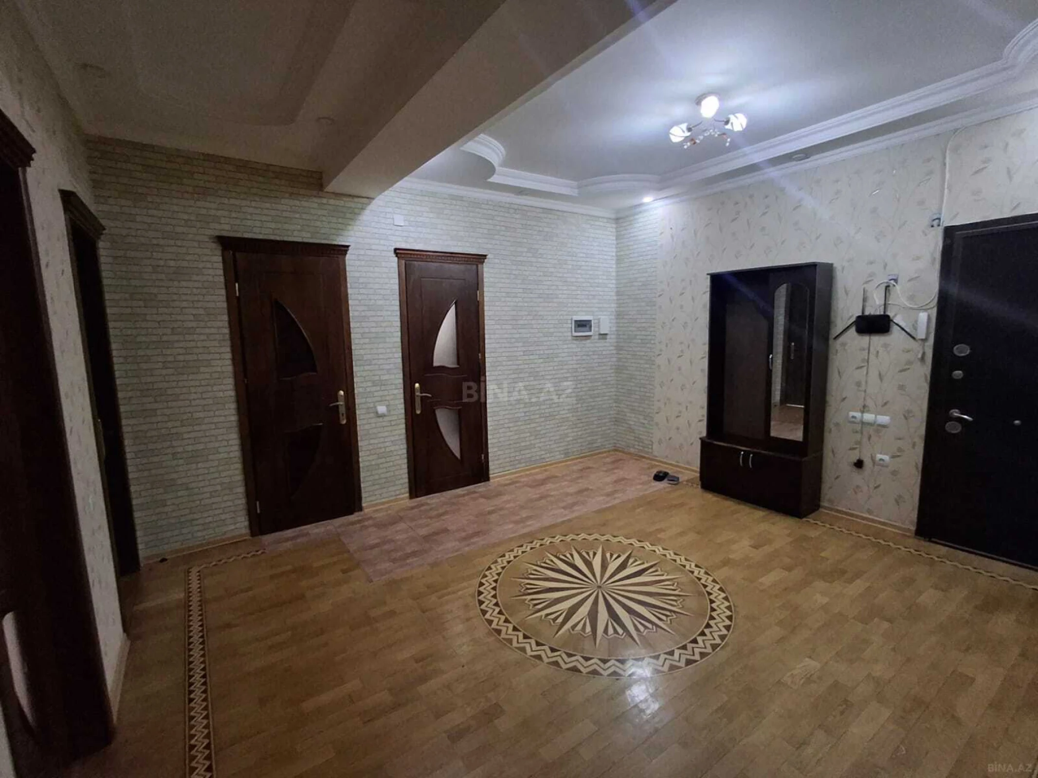 Kirayə verilir 3 otaqlı mənzil 111 m²