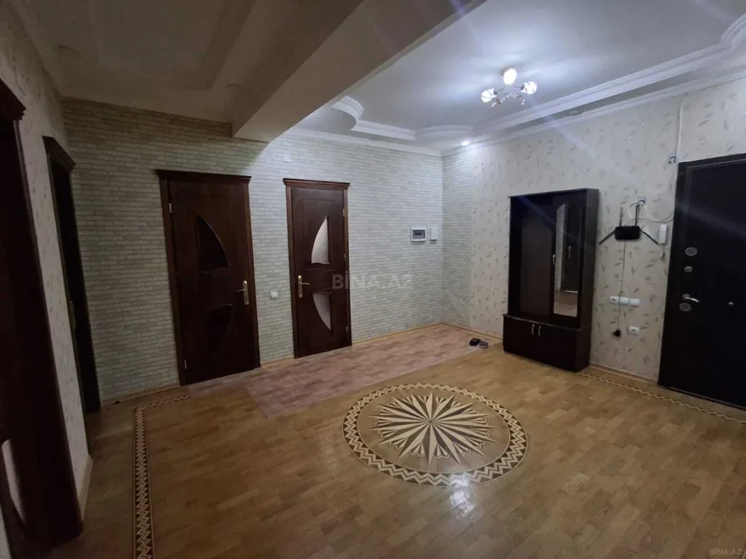 Kirayə verilir 3 otaqlı mənzil 111 m²