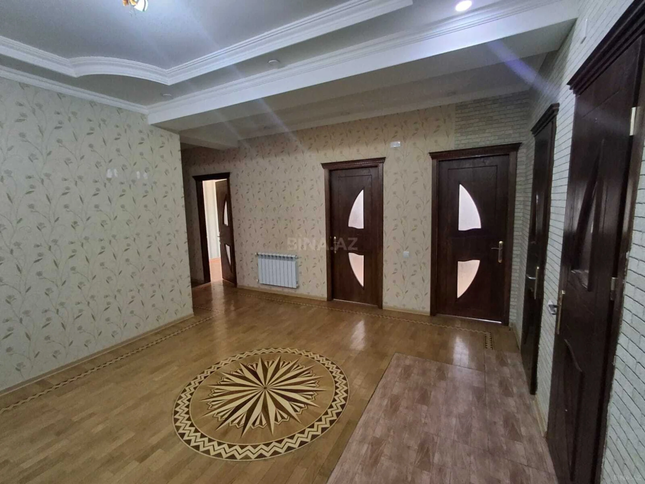 Kirayə verilir 3 otaqlı mənzil 111 m²