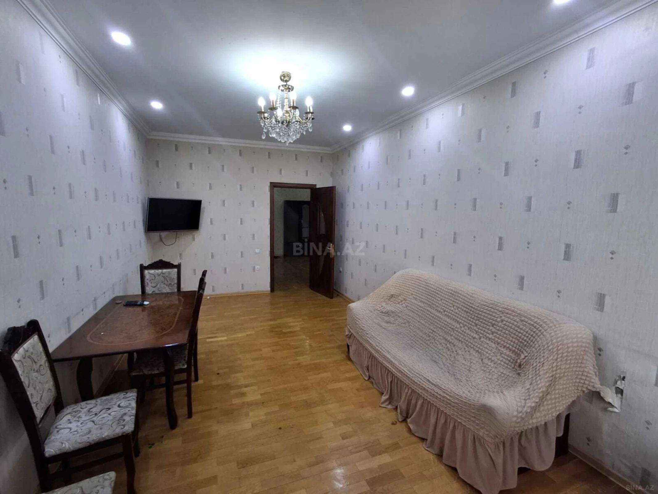 Kirayə verilir 3 otaqlı mənzil 111 m²