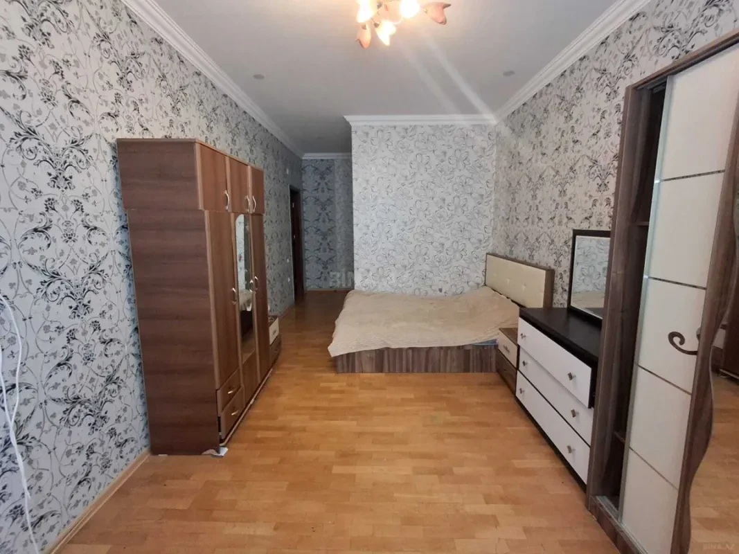 Kirayə verilir 3 otaqlı mənzil 111 m²