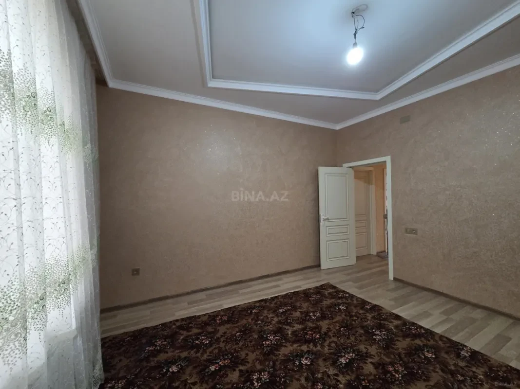 Satılır 5 otaqlı həyət evi 244 m²