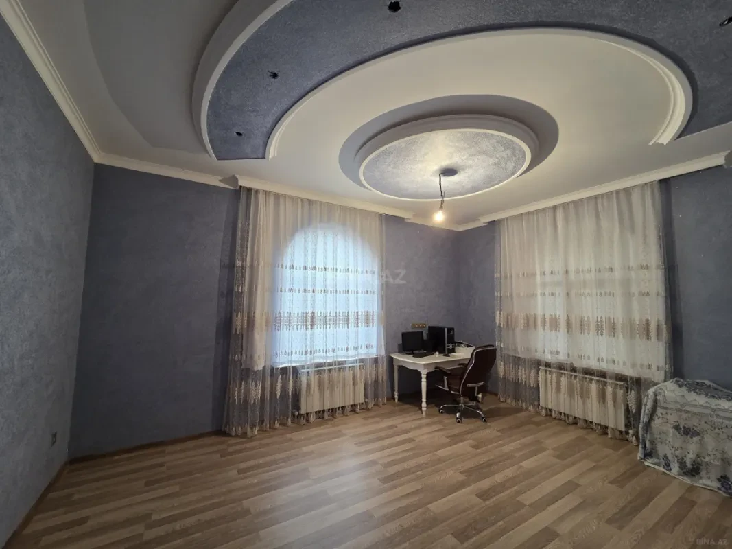 Satılır 5 otaqlı həyət evi 244 m²
