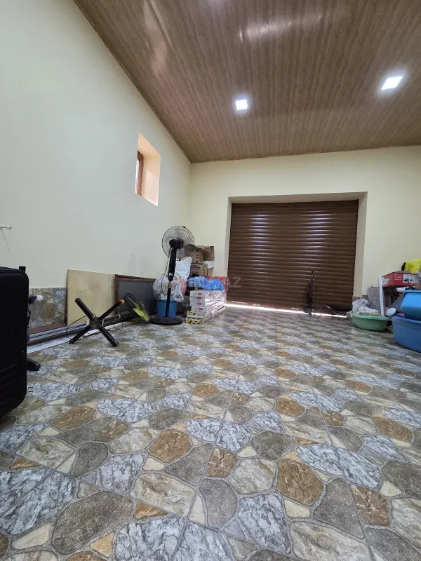 Satılır 5 otaqlı həyət evi 244 m²