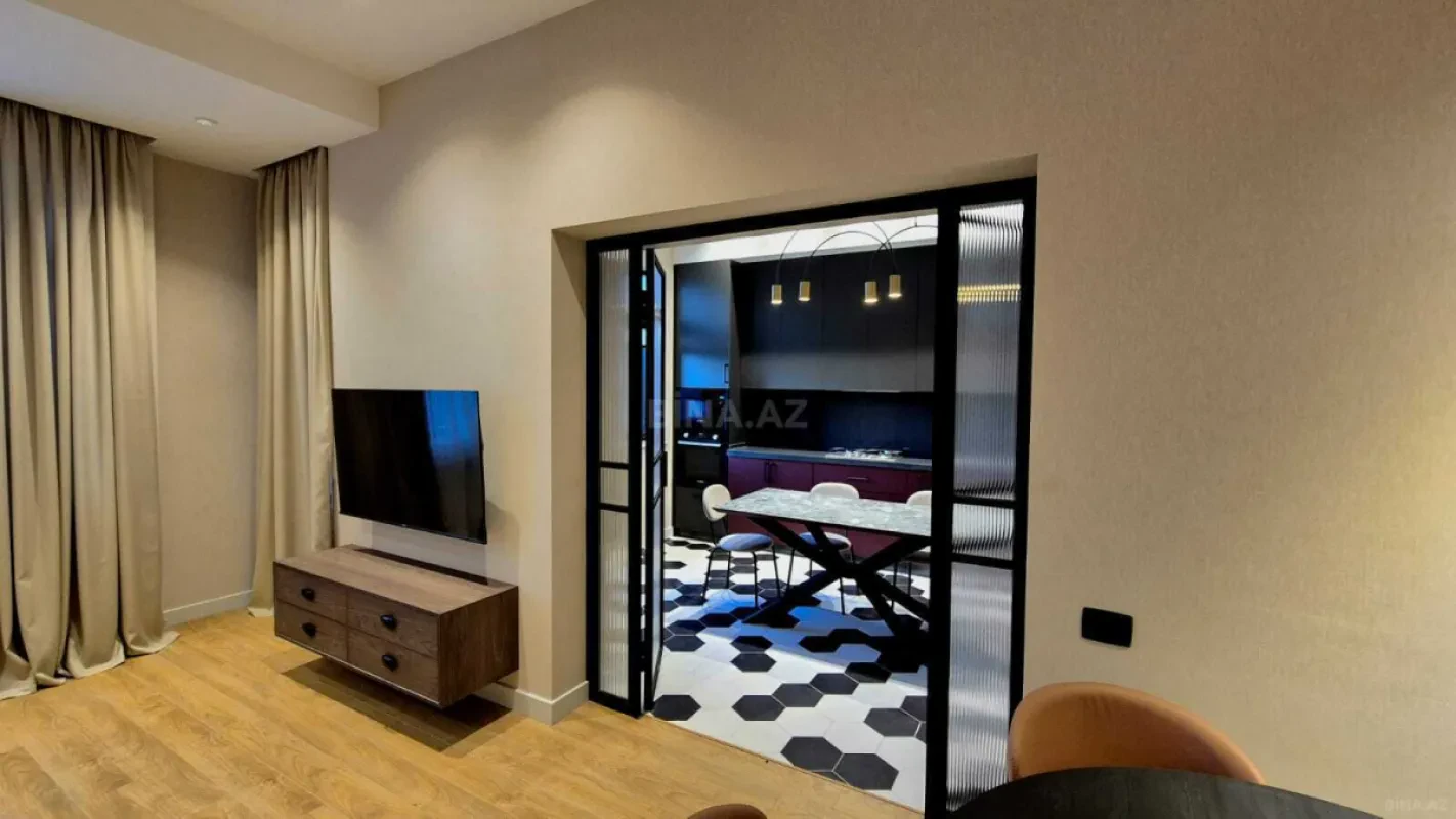 Kirayə verilir 2 otaqlı mənzil 100 m²