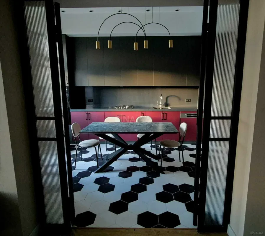 Kirayə verilir 2 otaqlı mənzil 100 m²