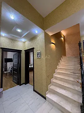 Satılır 4 otaqlı mənzil 200 m²