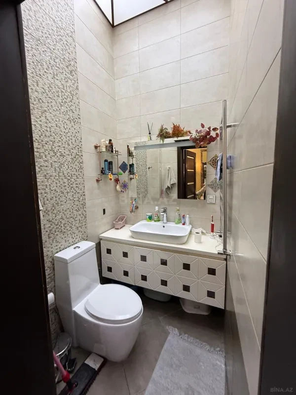 Satılır 4 otaqlı mənzil 200 m²