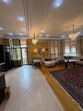 Satılır 4 otaqlı mənzil 200 m² — Bakı, Nizami 4 otaq 200.00 m²