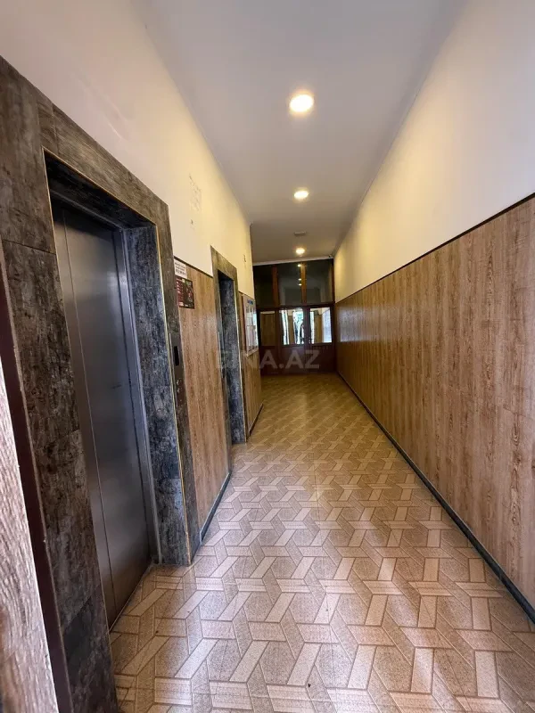 Satılır 4 otaqlı mənzil 200 m²