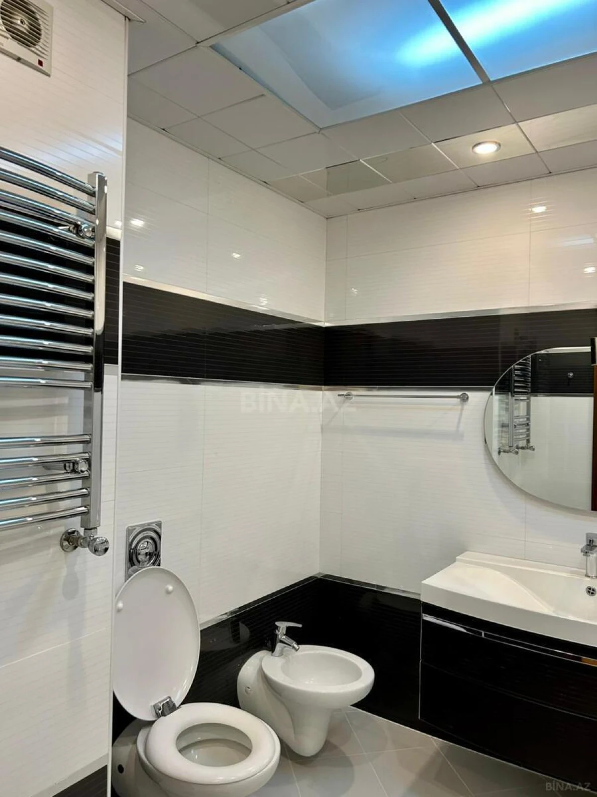 Satılır 5 otaqlı mənzil 250 m²