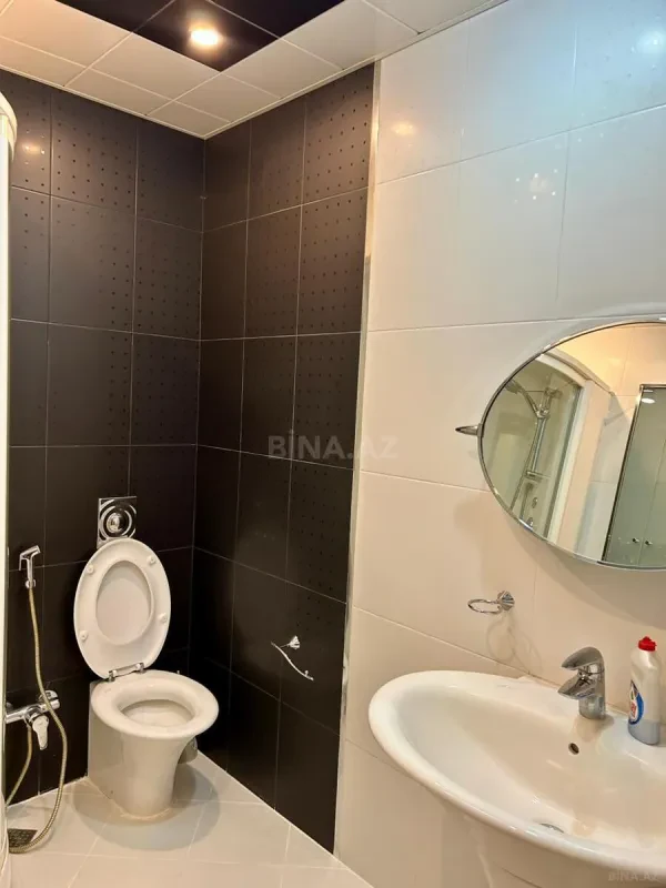 Satılır 5 otaqlı mənzil 250 m²
