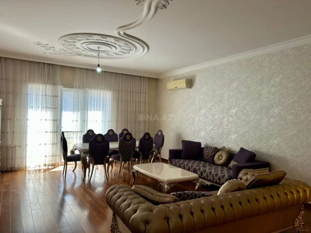 Satılır 5 otaqlı mənzil 250 m²