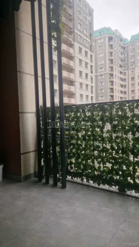 Satılır 4 otaqlı mənzil 120 m²