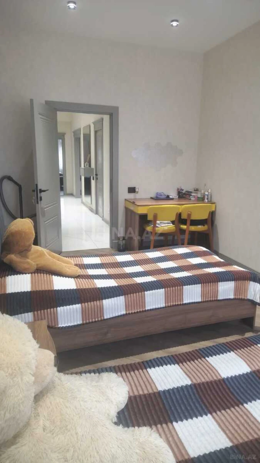 Satılır 4 otaqlı mənzil 120 m²