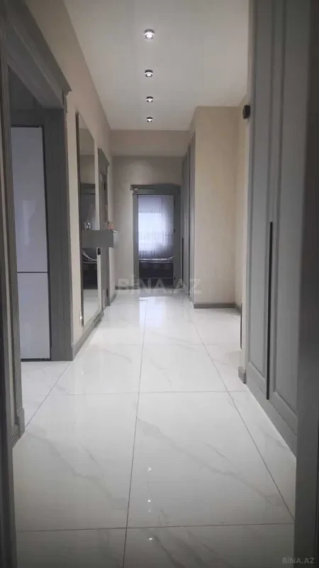 Satılır 4 otaqlı mənzil 120 m²