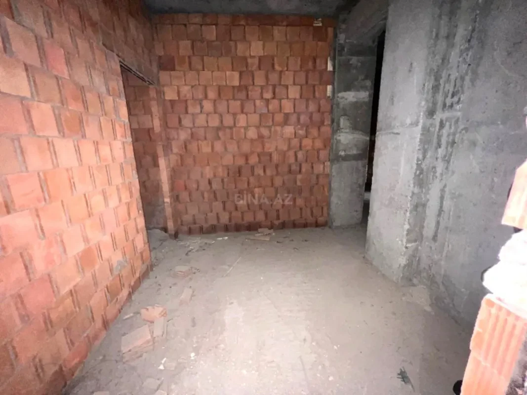 Satılır 3 otaqlı mənzil 184 m²