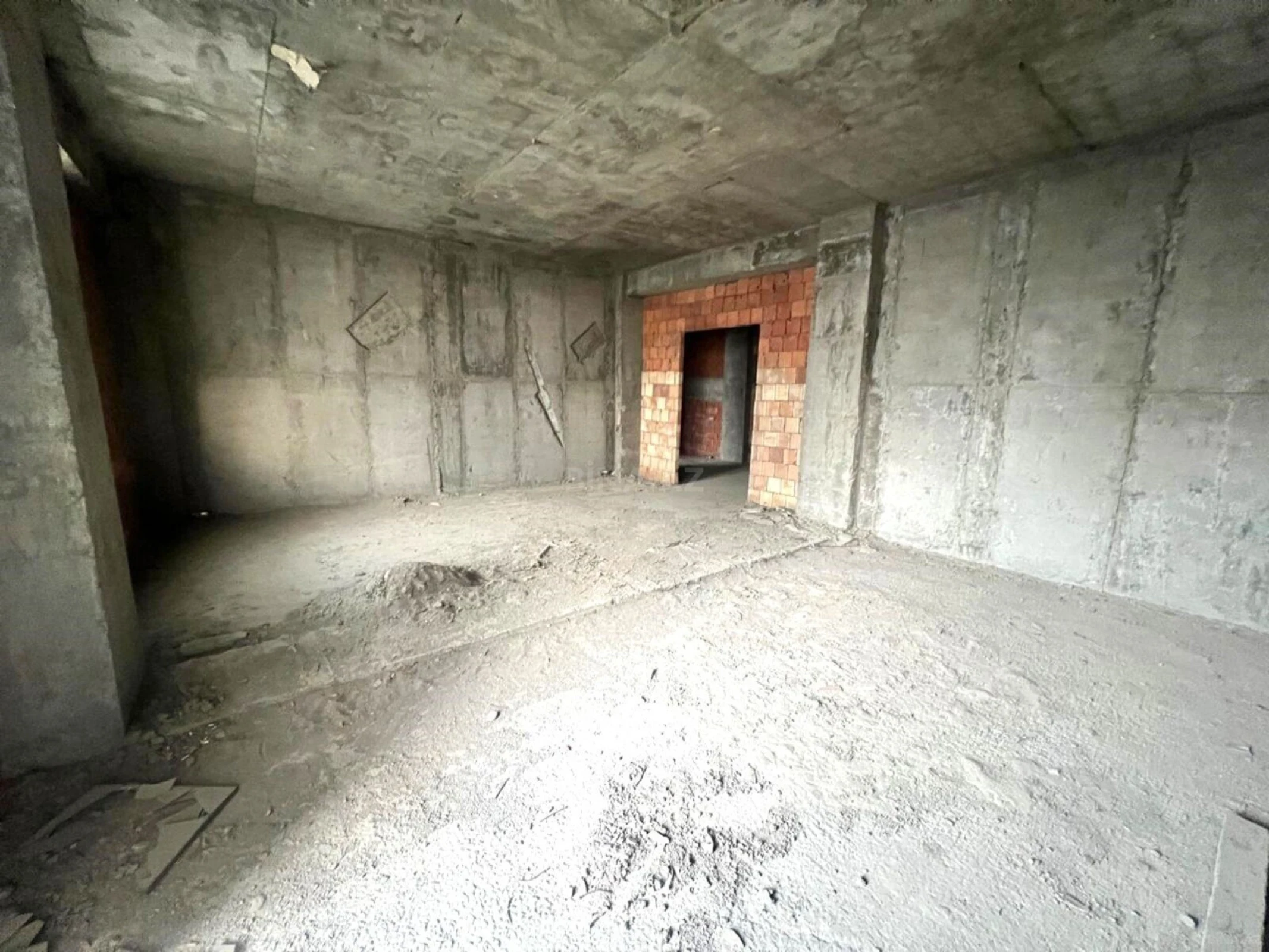 Satılır 3 otaqlı mənzil 184 m²