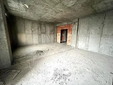 Satılır 3 otaqlı mənzil 184 m²