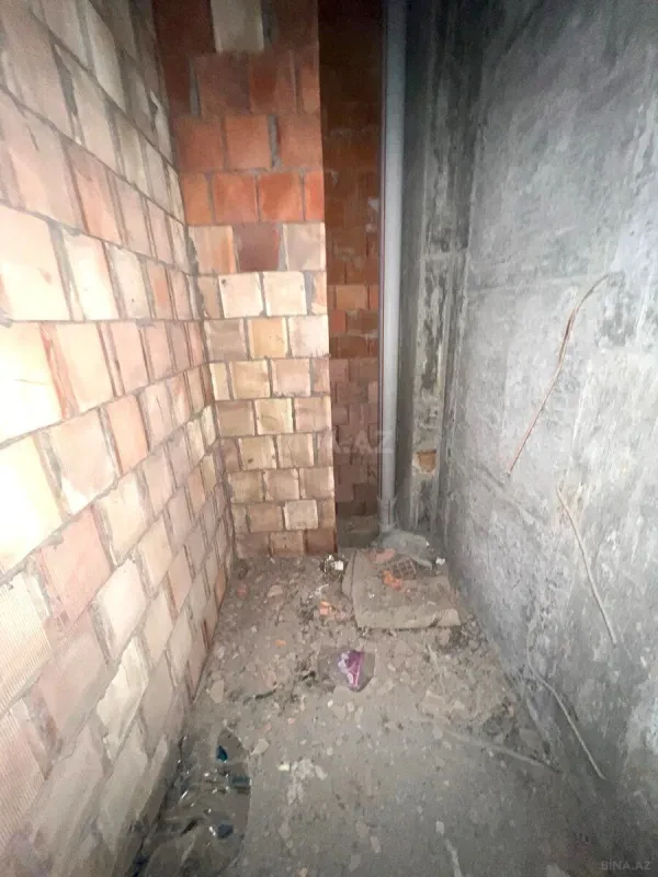 Satılır 3 otaqlı mənzil 184 m²