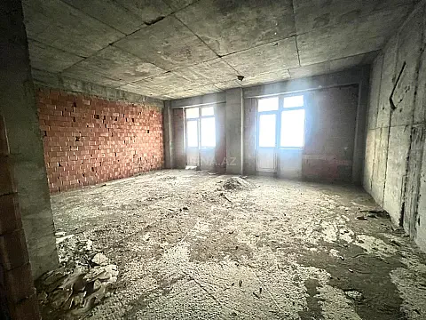 Satılır 3 otaqlı mənzil 184 m²